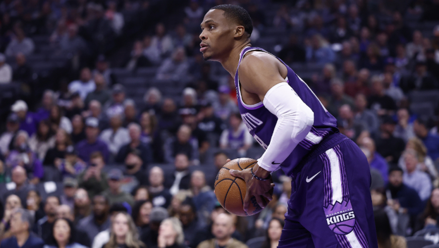 生涯10000次助攻有多难？历史仅8人做到，现役3人，混进一前锋