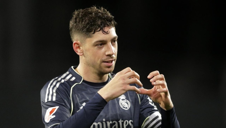 半场3-0，皇马暴击曼城，巴尔韦德无敌帽子戏法，库瓦销魂长传