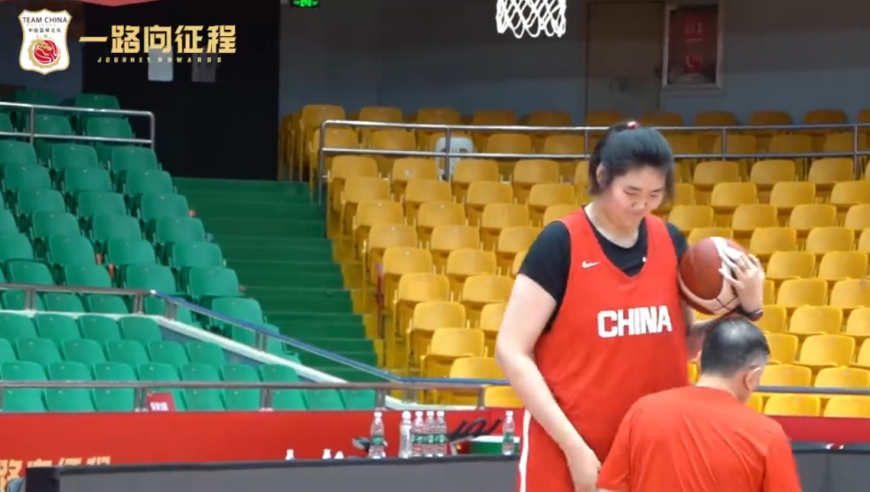 中国女篮今夜再迎焦点战：张子宇或离队最后一战 宫鲁鸣单独开小灶 