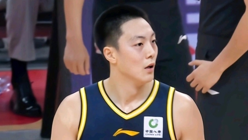 广东93-51大胜四川，胡明轩3分，谁是本场最佳，数据一目了然！