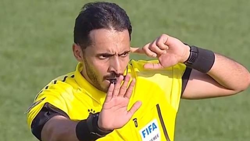 中国出线太不容易！西亚裁判5分钟内3次误判：王钰栋罕见发飙