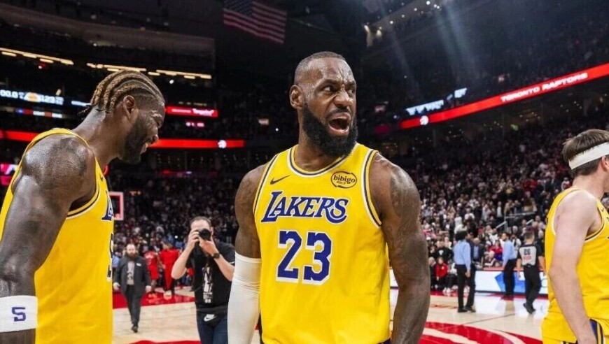 老詹传给底角八村的那一刻，詹蜜詹黑都沉默了