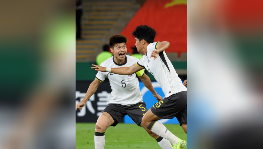 中日名场面！国足14秒华丽反击攻破日本大门，现场看太震撼｜体坛记忆