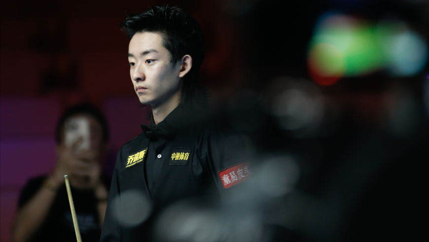 吴宜泽连续高能组合球 赛点局一杆制胜 特鲁姆普惨被六连鞭