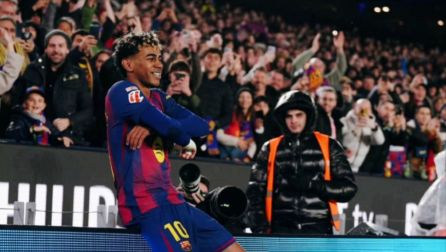 亚马尔惊艳破门！拉菲尼亚看呆了，巴萨大胜：1项数据傲视5大联赛