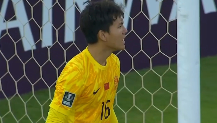 U23国足0-2日本半场集锦：向余望错失良机 李昊神扑救险