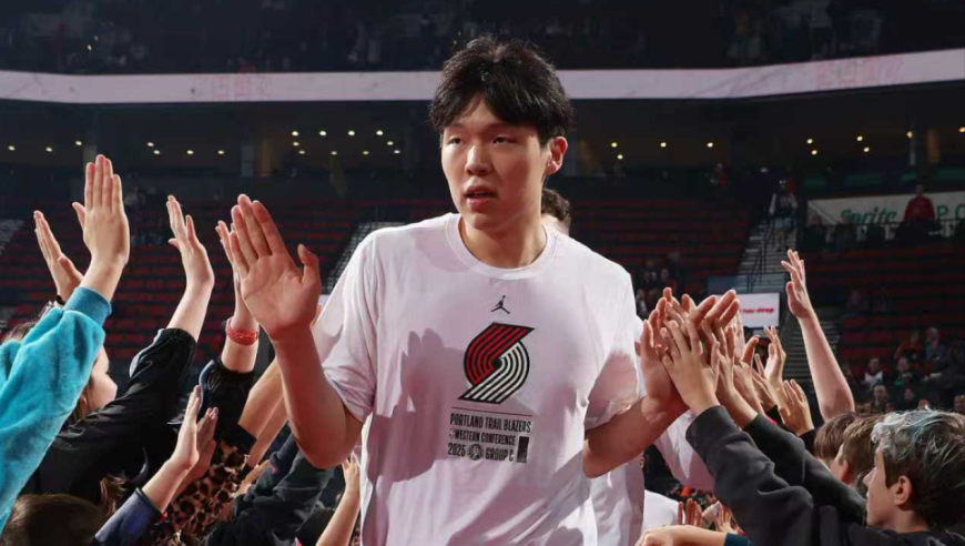 他高啊！杨瀚森篮下遮天血帽 随后高举高打再造杀伤