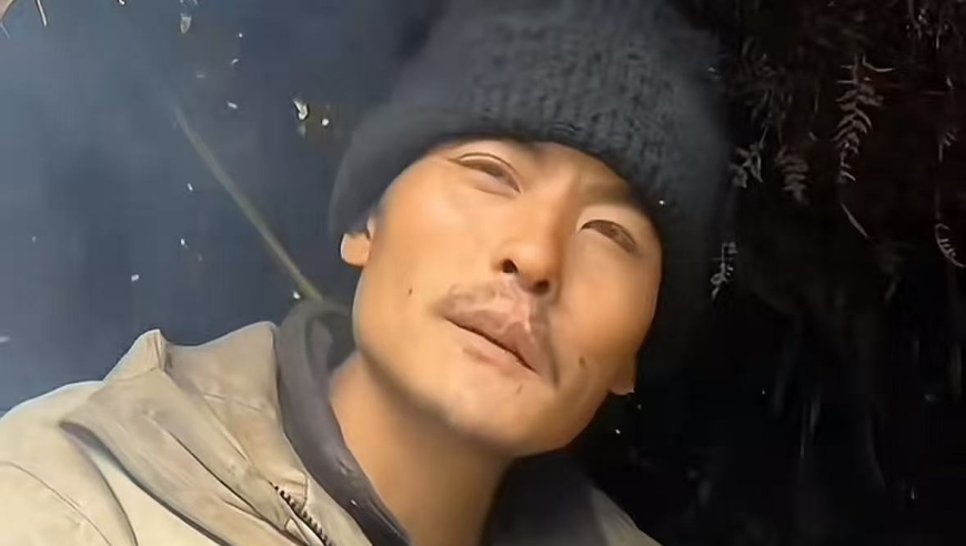 荒野求生夺冠热门“刀疤哥”：赛前是工地油漆工，想赢奖金回老家修房，走红很意外