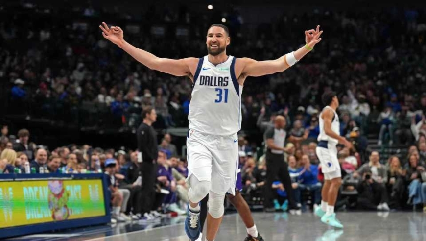 克莱半场23+6三分迎17000分里程碑 独行侠三状元缺席大胜爵士