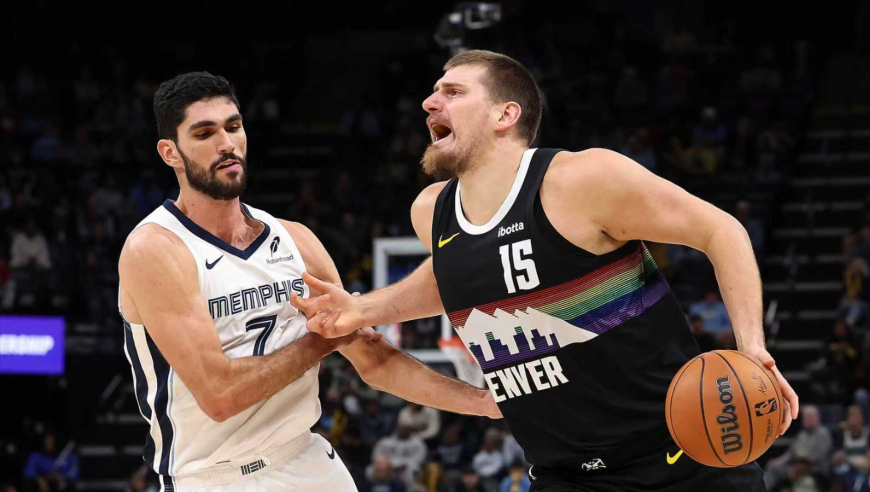 约基奇仅9次出手砍17+16+10集锦 超远三分压哨再演天外飞侠