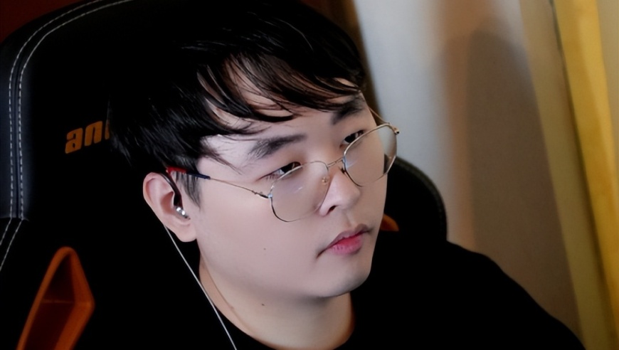 呼吸哥透露没去IG的残酷现实！EIK被截胡，回应陪玩1小时1000块