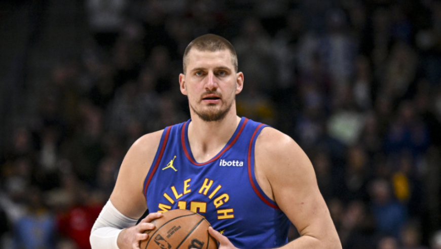 13场就拿8次！都说拿三双很难，为什么约基奇像喝水一样简单