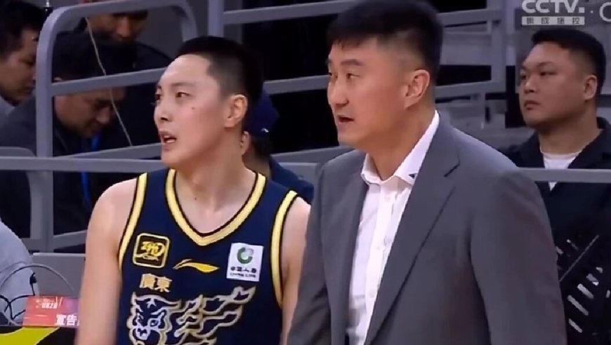 广东男篮新赛季12人大名单，四外援顶级，八人争取轮换，实力恐怖