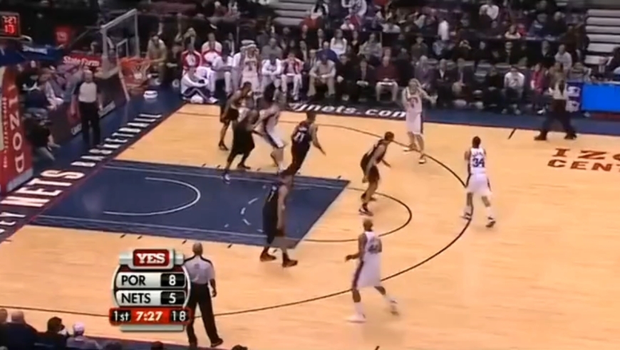 黄种人身体素质天花板 易建联篮网时期扣篮合集