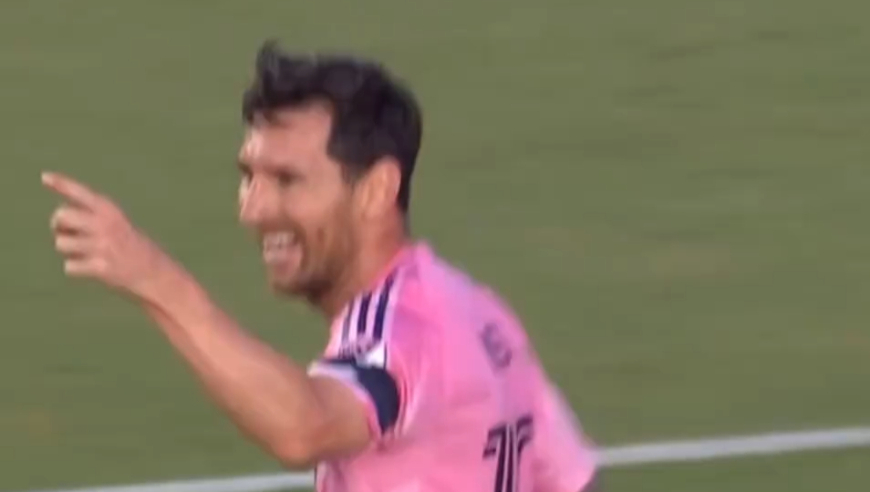 梅西23分钟摧毁神话！两射一传燃爆迈阿密，人称迈阿密老杜埃｜体坛记忆