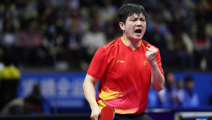 2-1！樊振东神仙反手杀死比赛 11-3大比分拿下第三局 