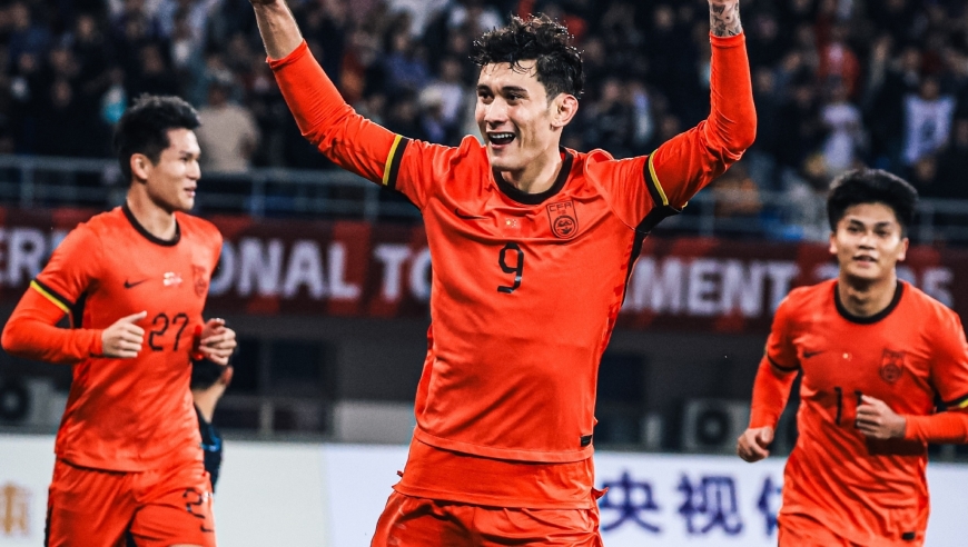 从0-1到2-0！中国男足浴火重生，主场掀翻韩国队，下轮再胜有望夺冠