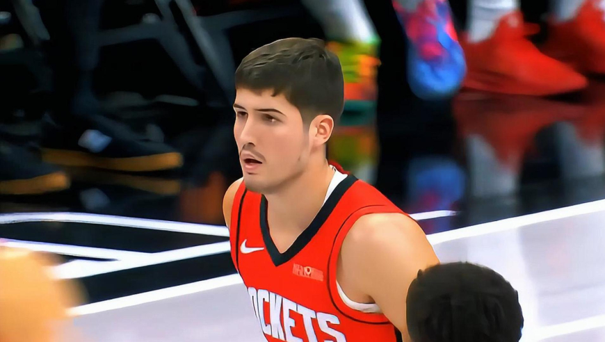 对轰！掘金瓦兰连拿6分 杜兰特连中三分+谢泼德中投联手接管火箭