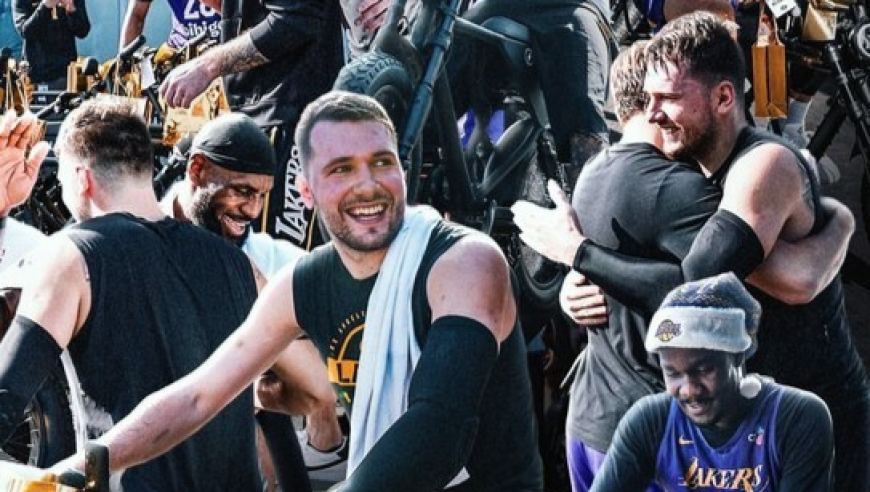 东契奇豪送103件大礼！詹姆斯里夫斯拥抱感谢 卢卡海斯骑车飚起来