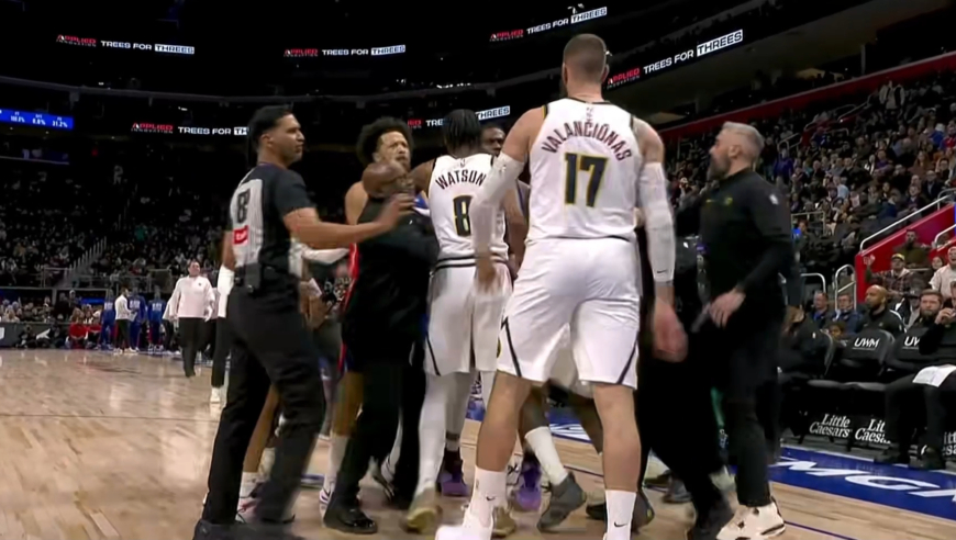 多角度看火爆冲突！瓦兰凶狠锁头斯图尔特升级恶犯 杜伦出头吃T