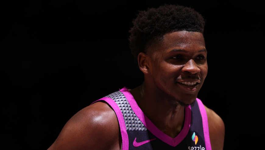 离谱到夸张！森林狼第三节狂轰20-0极限攻击波反超碾压雄鹿全过程