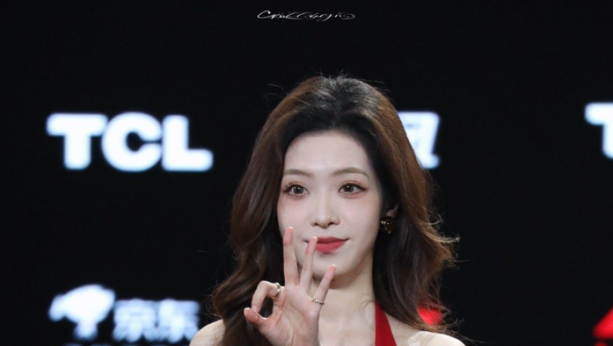 【LPL老婆】希然大红长裙，笑容十分灿烂