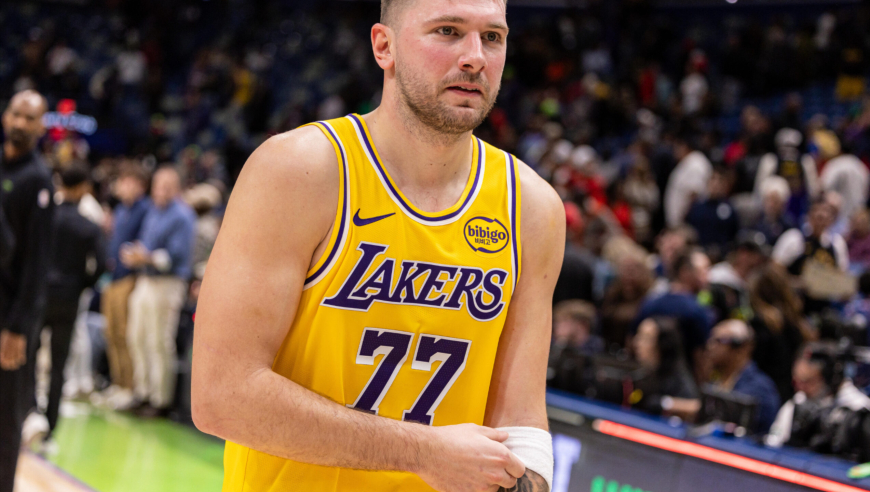 13日NBA官方十佳球：西亚卡姆极限准绝杀 东契奇鬼魅戏耍对手