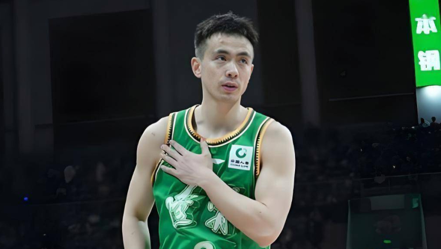 辽宁新疆决胜时刻：伊力福拉提连进三分拉悬念 赵继伟两罚全中收比赛