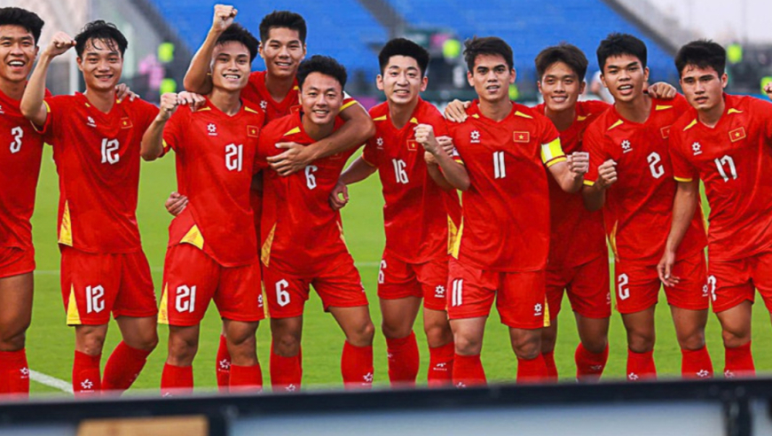 黄金一代！U23亚洲杯越南1-0沙特三连胜出线，球迷激情欢庆