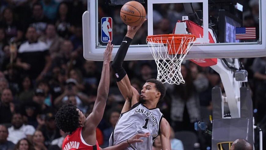 8日NBA十佳球 文班亚马钉板抓帽 坎宁安罕见大风车灌篮