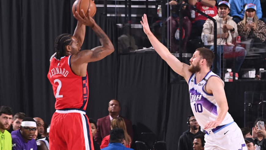 莱昂纳德vs国王半场20分集锦：持球单打+抢断反击无解得分