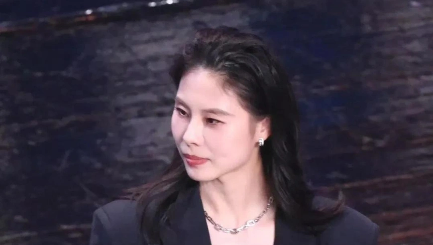 王思雨感慨30岁只是人生9点半，自嘲背后尽显坚韧与希望