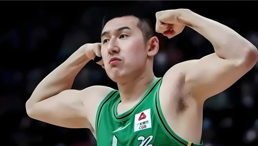 严惩辽宁队2米07悍将！再一次挥手臂打人 球迷：CBA新恶汉