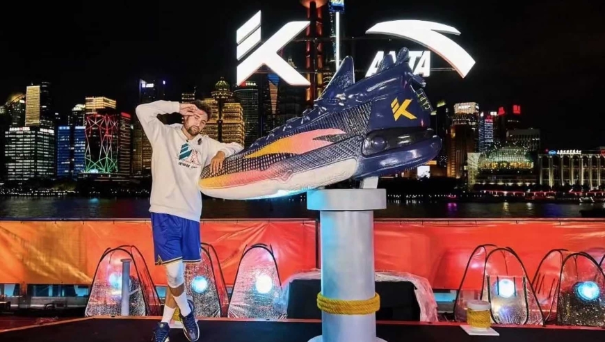 恭喜克莱喜提安踏终身合同！给足排面CEO徐阳亲临现场！