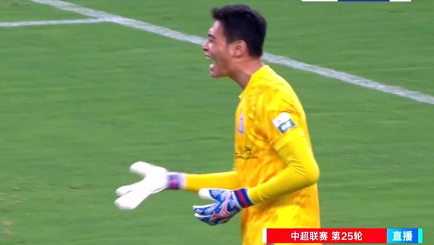 上海申花0-0成都蓉城半场集锦：韦世豪伤退 廖荣祥、罗慕洛造险