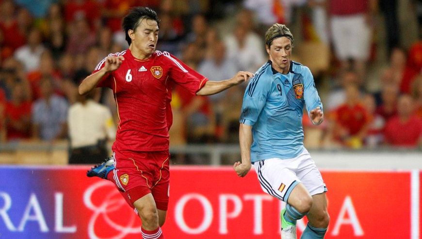 重温2012年友谊赛国足战西班牙，郑智险破门曾诚屡神扑