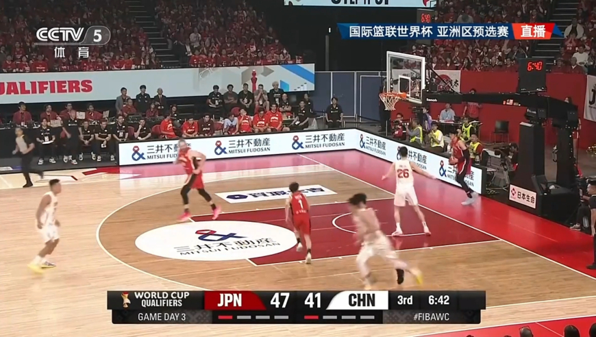 半节零封！中国队第三节手感火热贺希宁三分连中 轰出13-0冲击波