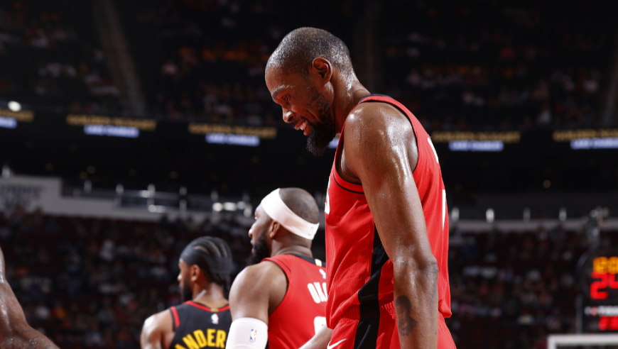 杜兰特都沸腾了！火箭第三节末再轰11分 杜兰特妙传伊森隔扣2+1