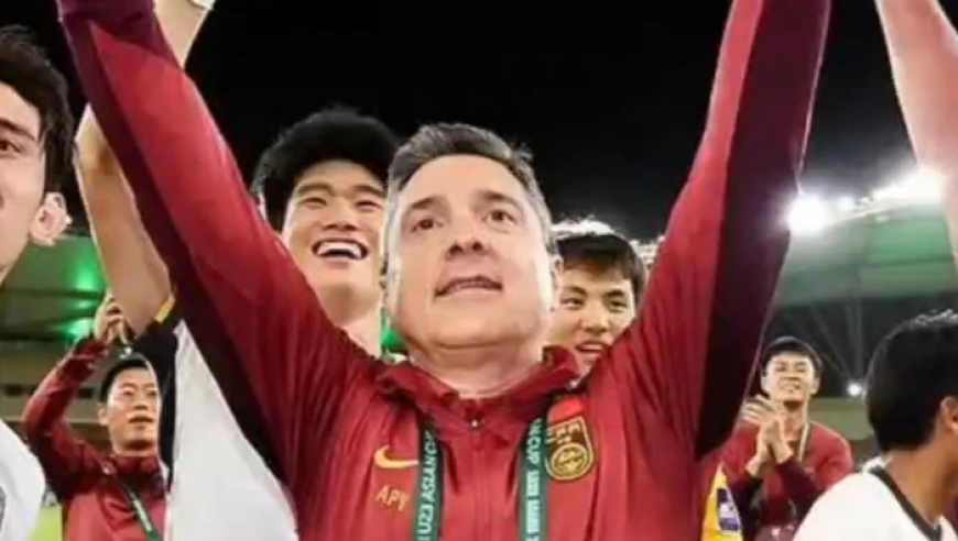 U23国足载誉归来受追捧，中国足球迫切需要正能量偶像球星丨潘谈国足