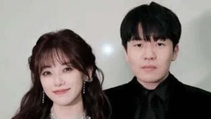 Rookie小钰互删官宣恋爱微博：恋爱长跑彻底结束