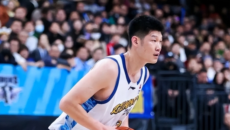 CBA疯狂24小时！北京广东广厦山东全被爆冷，巨人杀手再显神威