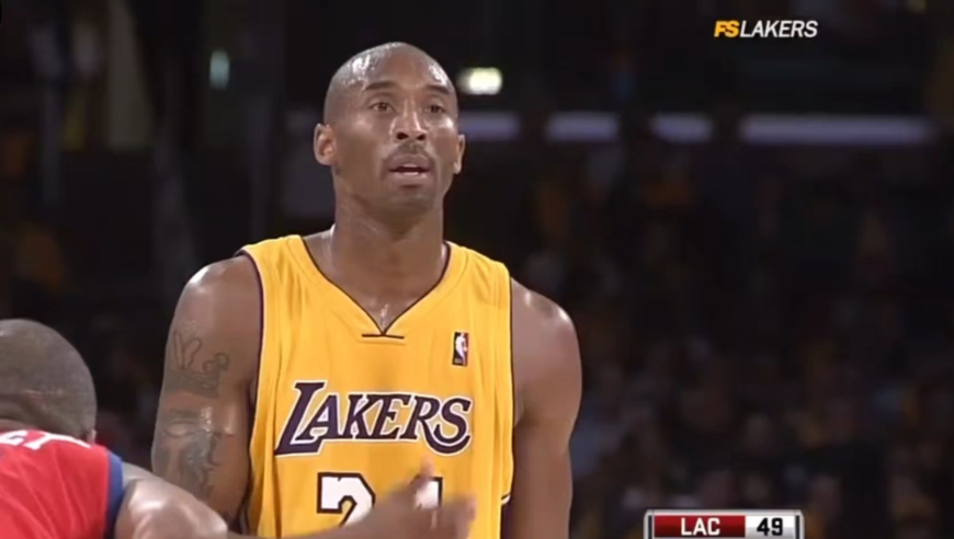 最后的小飞侠！09赛季巅峰科比所有暴扣收录：招牌底线反扣太精彩