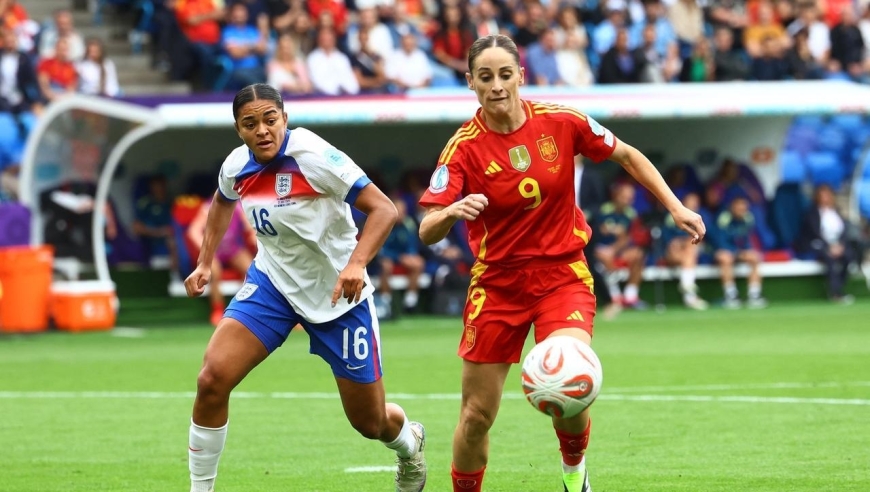 4-2，世界第5逆转世界第2，英格兰女足卫冕女足欧洲杯，队史第二次夺冠