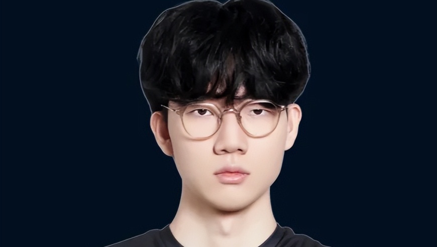 “369要取代圣枪哥”火了，转会内幕升级，AL4人续约，BLG抢Viper