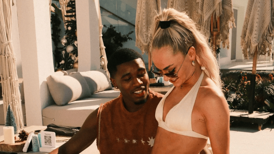 全球最性感女足球员和《爱情岛》明星恋爱，两人官宣恋情