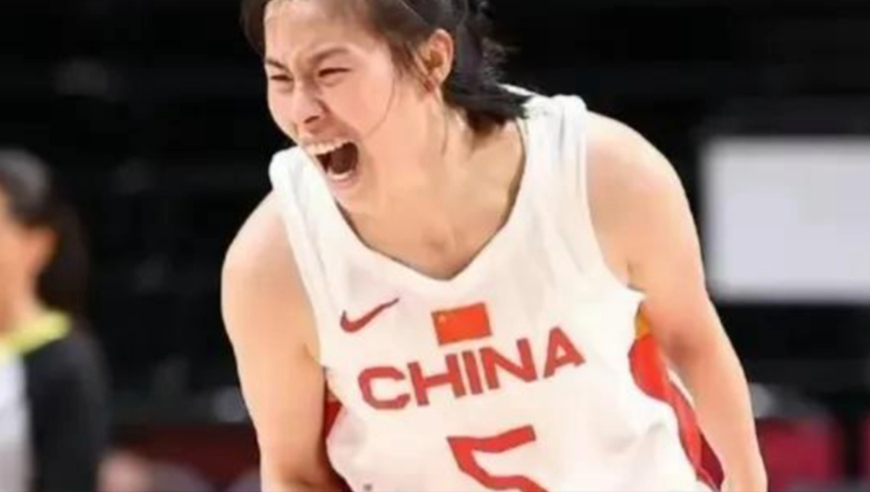 2分钟集锦！中国女篮胜南苏丹，王思雨单节缔造22分王者归来