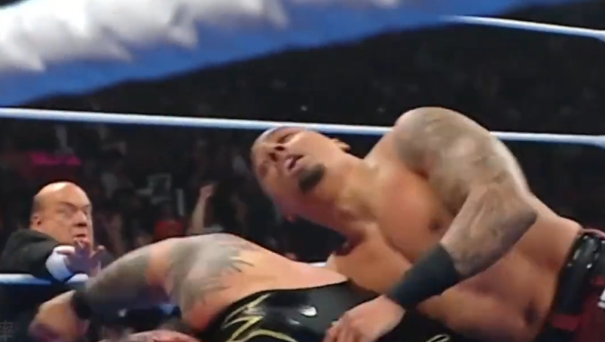 体坛记忆｜WWE 11月22日：里德vs海耶斯，科迪罗兹突然现身突袭!