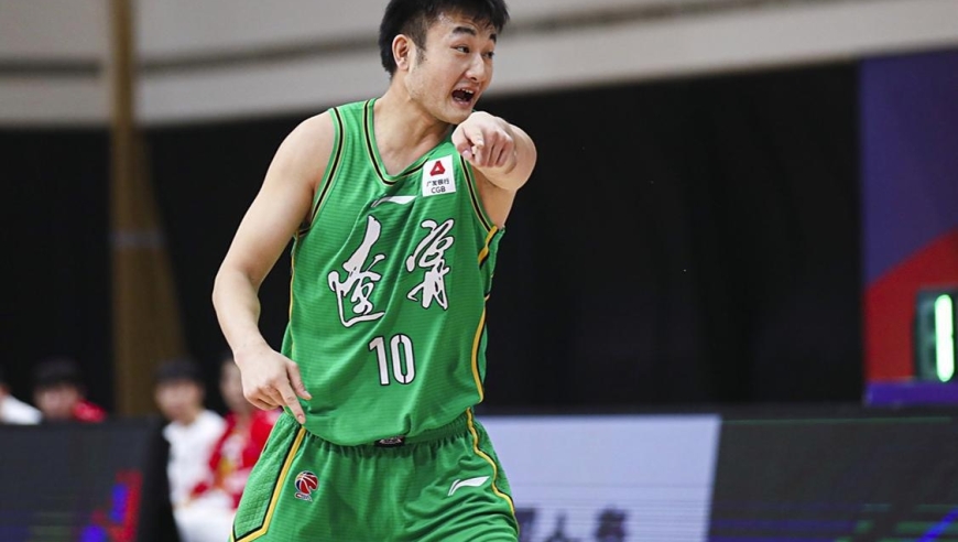 辽篮退役前锋又受伤，CBA有望恢复升降级，男篮前主帅接洽意大利