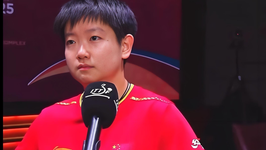 孙颖莎3比0暴打大满贯丁宁，全场嘘声中被逼成孤勇者，赢球后坐冷板凳镜头看哭全网｜体坛记忆