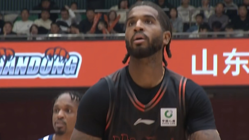 山东掀翻联盟第一，拒绝27分大逆转，三外援发威，陈林坚是功臣